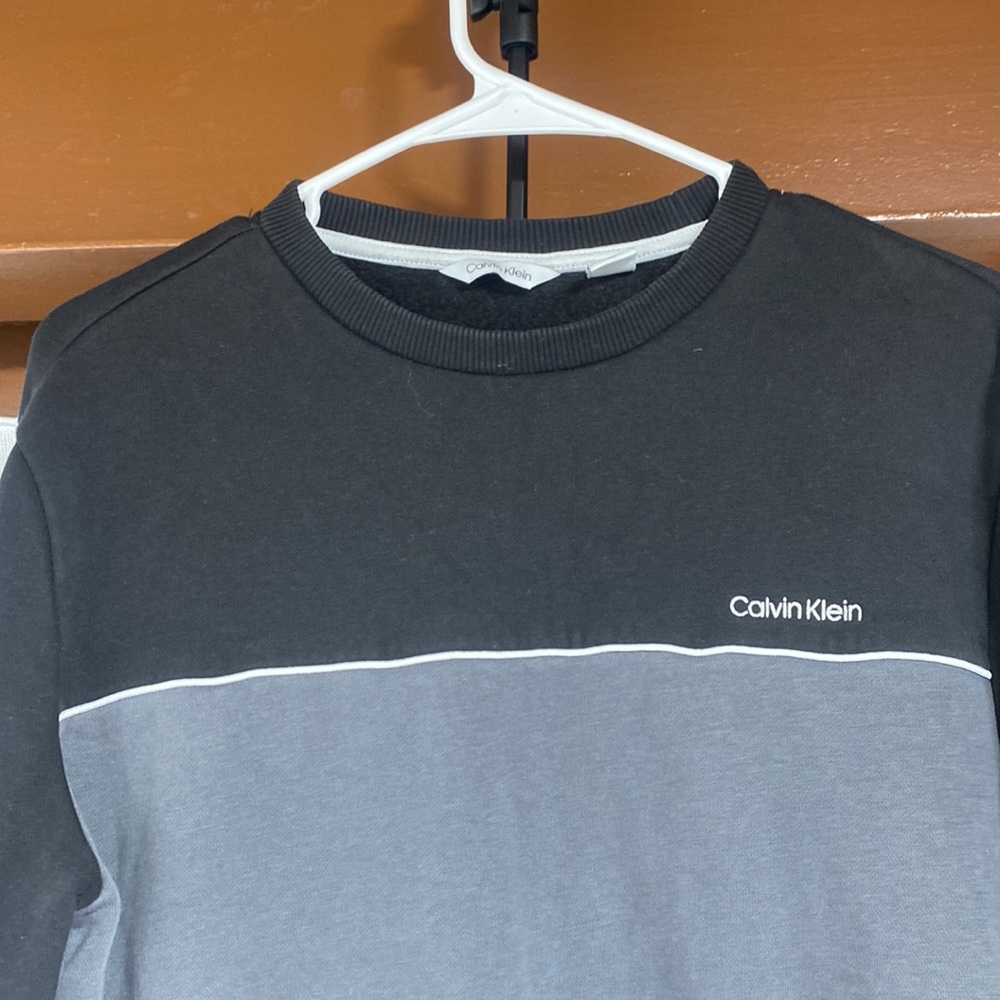 Calvin Klein - Picture 2 of 3